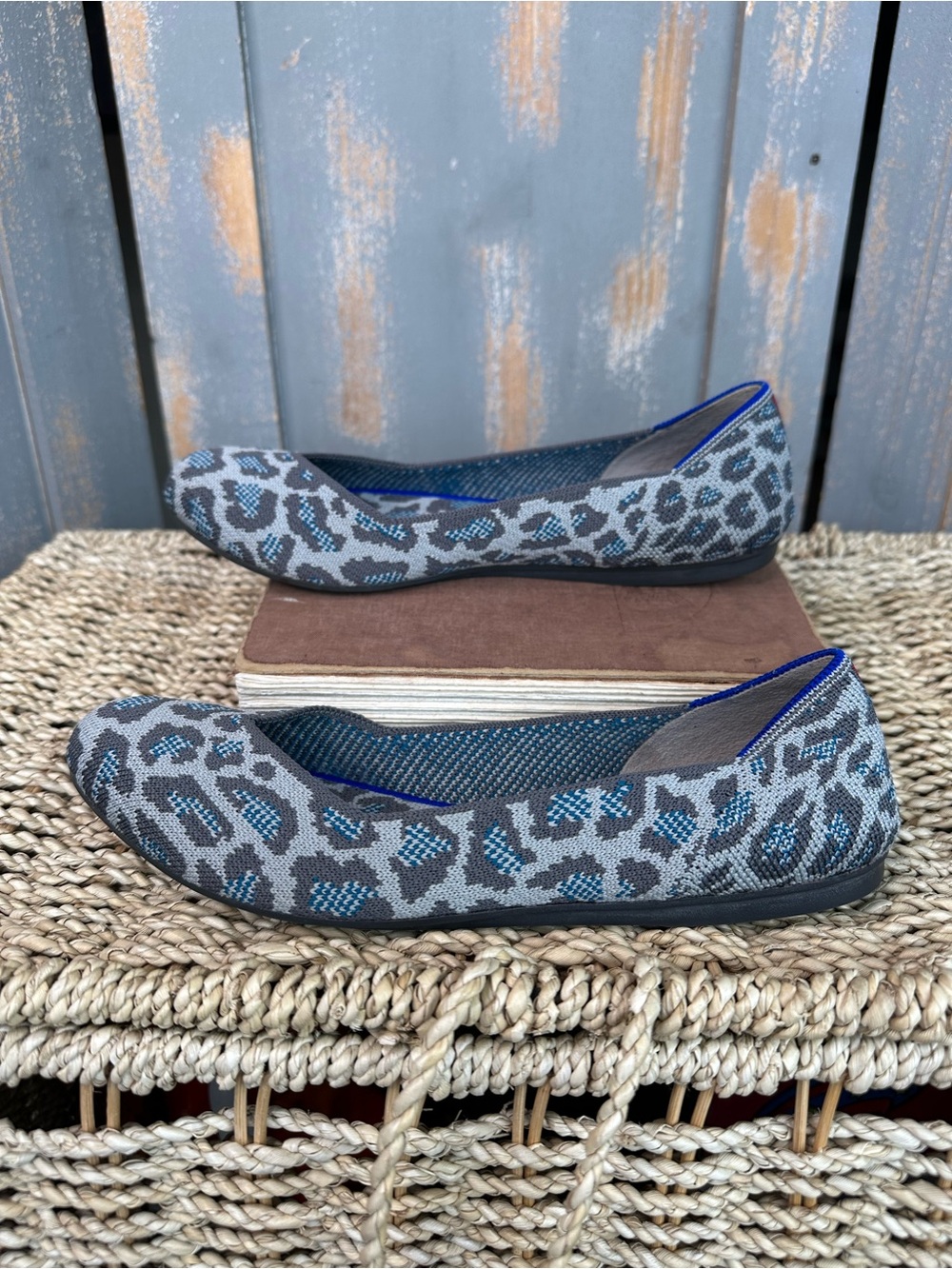 Rothy's The Flat Grey Spotted Retired Sz 8 - Picture 8 of 14